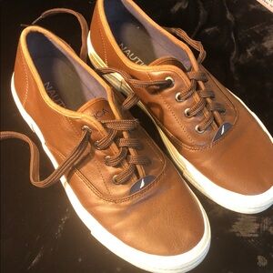 Nautica MENS Sz 8.5 Deckloom sneakers EC